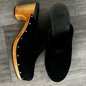 Uggs clogs size 7